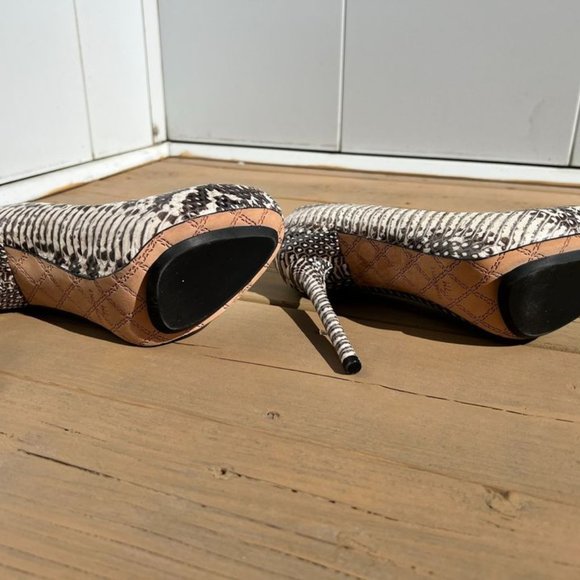 L.A.M.B. platform dress pump high heels round toe snakeskin - Picture 5 of 5